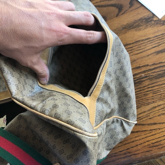 Authentic Gucci duffle bag - Picture 3 of 4